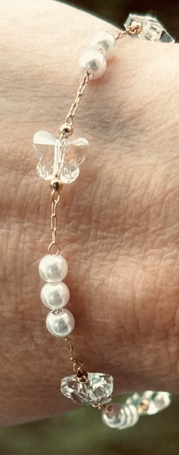 Bracelet Raffiné Perles Blanches et Papillons Cristal - Eclat des sens